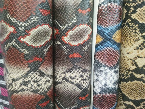 時(shí)尚蛇紋布料在鞋材與鞋包中的創(chuàng)新應(yīng)用